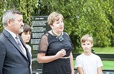 Фото: Татьяна ОДИНЦОВА осмотрела обновлённый воинский мемориал в деревне Хомяки