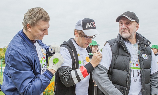 Аллею «Город без барьеров» высадили в Одинцово на акции «Наш лес. Посади своё дерево»