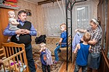 Фото: Многодетная семья из Лесного городка получила сертификат на жилье