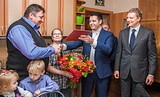 Фото: Многодетная семья из Лесного городка получила сертификат на жилье