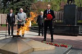 Фото: Дмитрий Голубков принял участие в «Вахте памяти» у Вечного огня в Одинцово