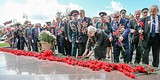 Фото: Андрей Иванов принял участие в церемонии возложения цветов к Вечному огню в Москве