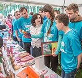 Ярмарка поделок детских домов Московской области