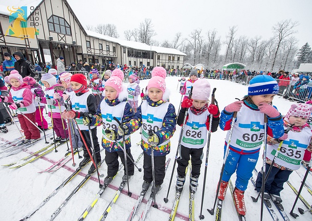 Более 1500 спортсменов открыли лыжный сезон в Спортивном парке отдыха