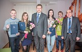 Четырем детям-сиротам Одинцовского района вручили ключи от квартир в новостройке
