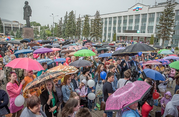 Более 7 тысяч жителей Одинцовского района хором спели песню «С чего начинается Родина»
