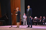 Дмитрий Голубков и Лариса Лазутина поздравили членов организации «Дети войны» с юбилеем