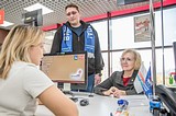 Качество предоставляемых услуг в Одинцовском МФЦ проверили сторонники партии «Единая Россия»