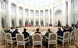 Владимир Путин предложил меры, направленные на укрепление института семьи