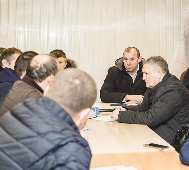 Руководство Одинцовского района провело встречу с дольщиками 3 недостроенных компанией СУ-155 жилых домов в 8 мкр, Ноябрь