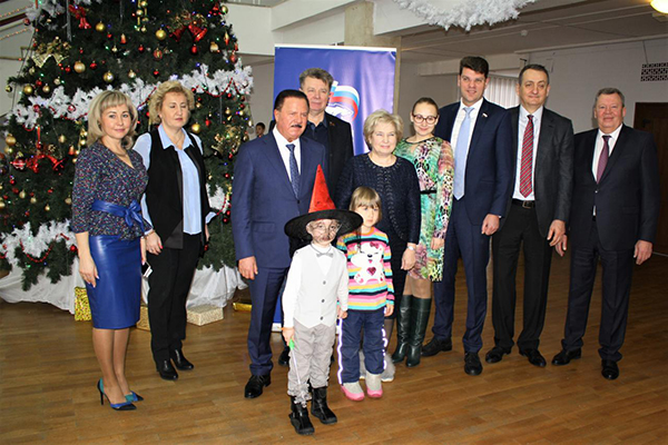 Областные единороссы поздравили детей Подмосковья с Новым годом, Декабрь