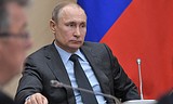 Путин поручил привлекать лучших ученых к работе в России
