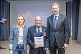 Ирина Плещева и глава Одинцовского района Андрей Иванов вручили дипломы лауреатам премии «Наше Подмосковье» 2017 года