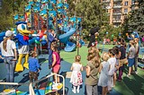 Шесть новых игровых площадок открыли в Одинцово по партийной программе в 2018 году
