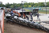 Одинцовские единороссы вместе с общественниками контролируют ход строительства спортплощадок в центре города