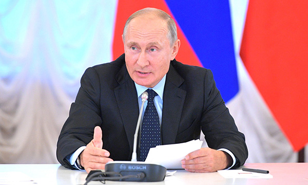 Путин ставит задачу развивать экспортный потенциал российской энергетики, Август