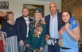Одинцовские сторонники «Единой России» поздравили ветерана Анатолия Федотова с днем рождения