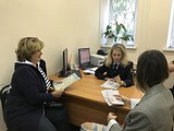 Сотрудники отдела по вопросам миграции МУ МВД России «Одинцовское» провели акцию «Госуслуги — это просто и доступно»