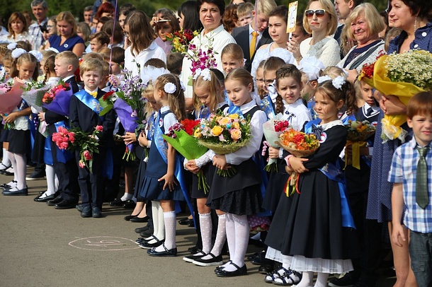 Линейки в честь 1 сентября прошли для учащихся всех 50 школ Одинцовского района, Сентябрь