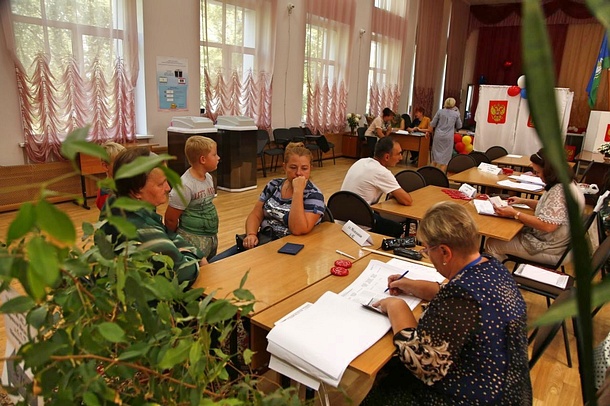 По состоянию на 12:00 явка в Одинцовском районе на выборах губернатора Подмосковья составляет 12,83%, Сентябрь