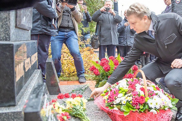 Памятник погибшим при выполнении служебного долга сотрудникам полиции открыли в Одинцово, Октябрь