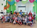 Одинцовские сторонники партии поздравили детский сад «Жемчужинка» с годовщиной открытия