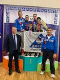 Тренер Игорь Лизунков с воспитанниками