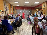 Голицынские единороссы поздравили пенсионеров с Днем пожилого человека