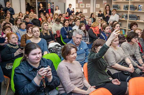 Почти 300 человек приняли участие во встрече с писателем Алексеем Варламовым в Одинцово, Декабрь