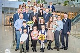 Андрей Иванов и Дмитрий Голубков вручили ключи от квартир дольщикам жилого комплекса «Гусарская баллада»