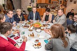 Губернатор Подмосковья Андрей Воробьев вручил жительнице Одинцово Галине Шаюк памятный знак «Житель блокадного Ленинграда»
