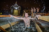 Порядка 3000 жителей Одинцовского района приняли участие в крещенских купаниях