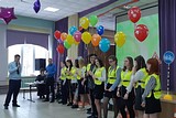 Во всех школах Одинцовского района прошел праздник, посвященный Дню образования ЮИД — отрядов юных инспекторов движения. К поздравлению ЮИДовцев присоединились и активисты одинцовского отделения партии «Единой России»