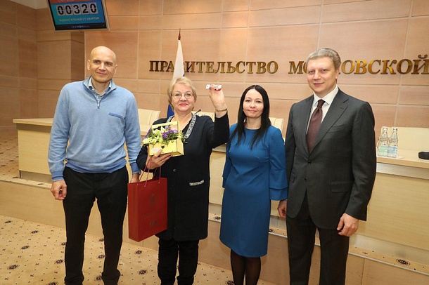 29 марта, в доме Правительства Московской области состоялось вручение ключей дольщикам жилого комплекса «Изумрудная долина». Правами были обеспечены 52 человека, Март
