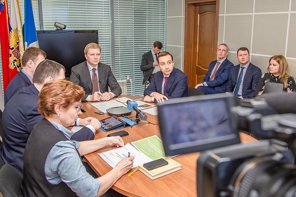 29 марта, глава Одинцовского района Андрей Иванов провел еженедельное планерное заседание с главами поселений, Март