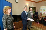 Представители партии «Единая Россия» подарили новые телевизоры каширскому Центру социального обслуживания «Забота»
