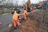 До 20 апреля асфальтируют пешеходную дорожку от станции «Баковка» до ЖК «Да Винчи»
