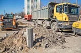 Дорожники приступили к замене бордюрного камня вдоль автомобильных дорог Одинцово
