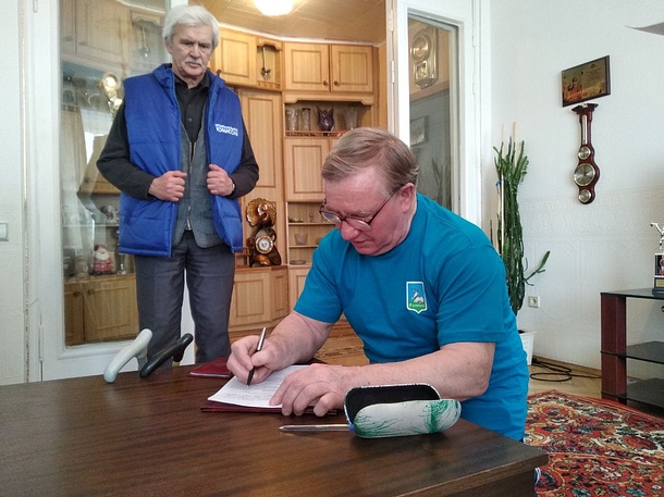 В выборах принял участие известный житель муниципалитета, спортсмен-олимпиец Виктор Куренцов, Апрель