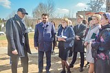 При поддержке Дмитрия Голубкова в Лесном городке благоустраивают детскую площадку