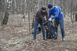 Одинцовские единороссы помогли привести в порядок после зимы Глазынинский лес