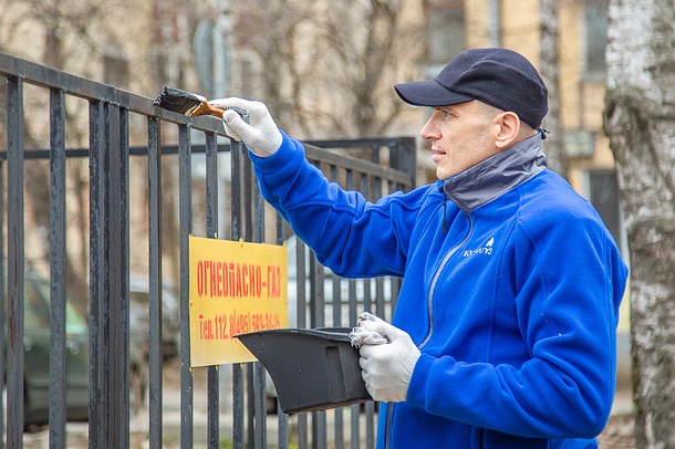 Депутат Мособлдумы Дмитрий Голубков привел в порядок внутривидовую территорию в Одинцово, Апрель