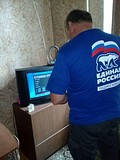 Помощь волонтеров партии в рамках программы «Цифровое ТВ» продолжается