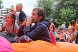 15 июня, в Звенигороде стартовал новый проект министерства культуры Московской области совместно с ГАУ МО «Мособлкино» — «Кинолето», сезон летних кинопоказов под открытым небом в центре города