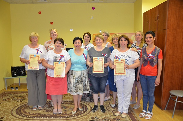 Партийцы поздравили соцработников Звенигорода с профессиональным праздником, Июнь