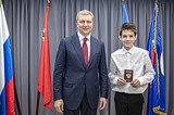 Фото: 20 июня, глава Одинцовского городского округа Андрей Иванов вручил первые паспорта еще 14 юным жителям муниципалитета