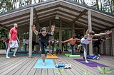 Фото: Порядка 350 человек приняли участие в фестивале йоги в Одинцовском парке культуры, спорта и отдыха