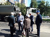 В рамках партийного проекта «Безопасные дороги» Одинцовские единороссы проверили качество ремонта дорожного покрытия на дублере Можайского шоссе