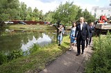 Глава Одинцовского округа Андрей Иванов провёл комиссионное обследование пруда в Немчиновке
