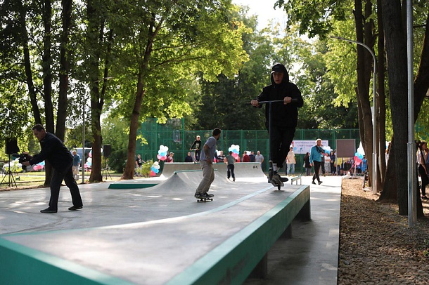 Роман Терюшков и Андрей Иванов открыли скейт-парк в Звенигороде, Роман Терюшков и Андрей Иванов открыли скейт-парк в Звенигороде